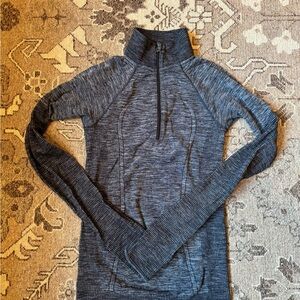 Lululemon half zip pullover size 4